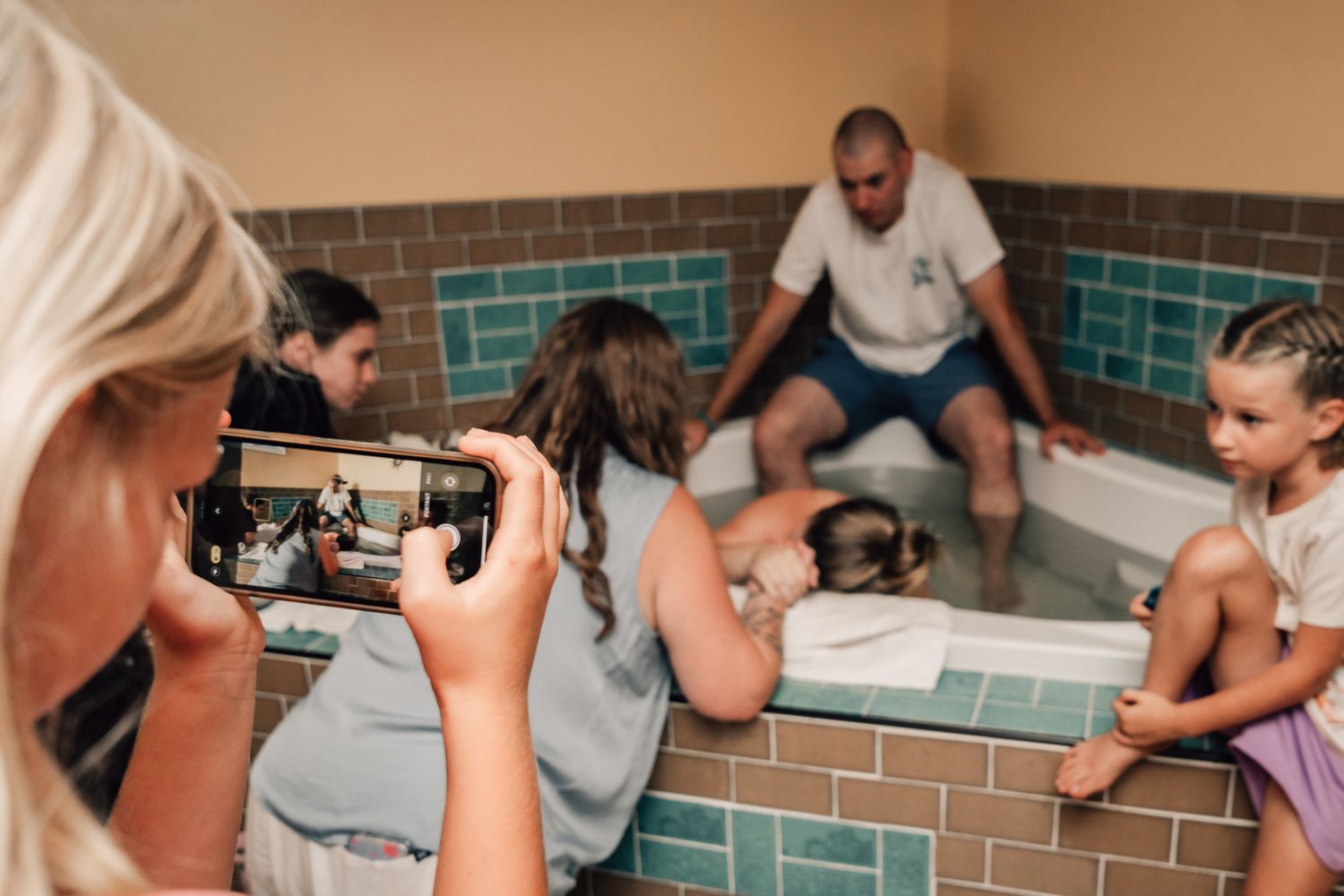 doula and birth photographer near me in northern Virginia