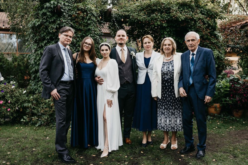 Grupowa fotografia gości w Villa Toscana