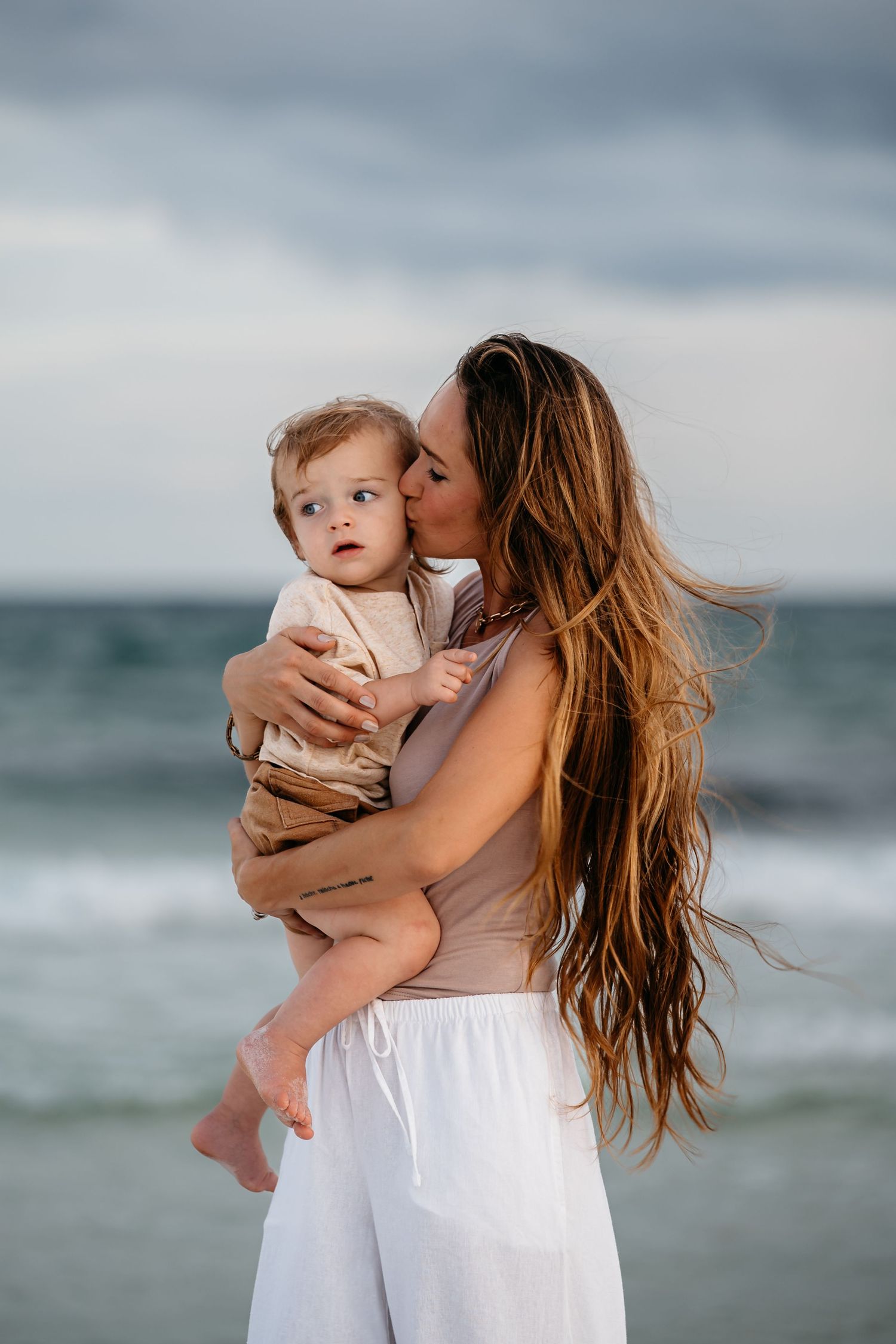 Best beaches to view the ocean in destin Florida. family photographer MJ Photograph captures true to life high quality professional photos.