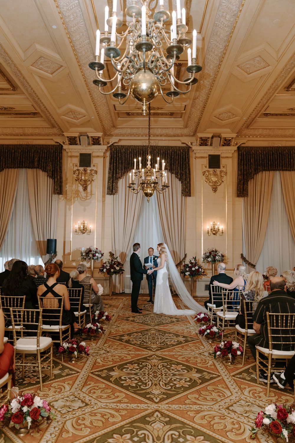 Winnipeg Winter Wedding at the Fort Garry Hotel