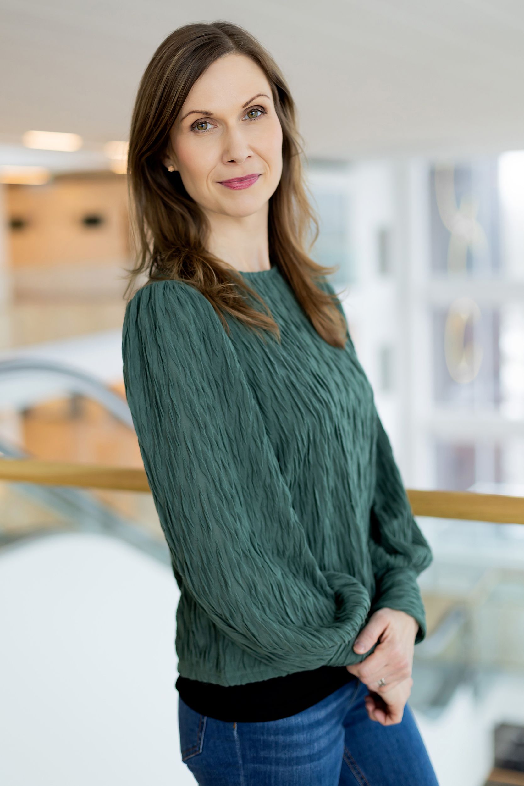 Porträtt (headshots) på musikalartisten och skådespelaren Marjo Fjällsby på Karlstad CCC. Fotograf Rebecca Nordin.