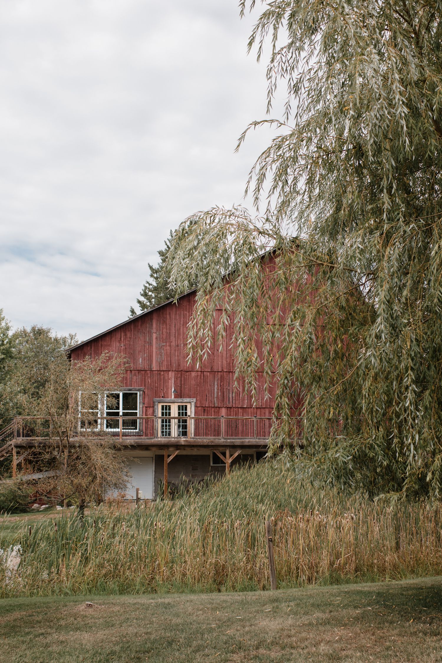 Spring wedding decor ideas for barn wedding venue ontario