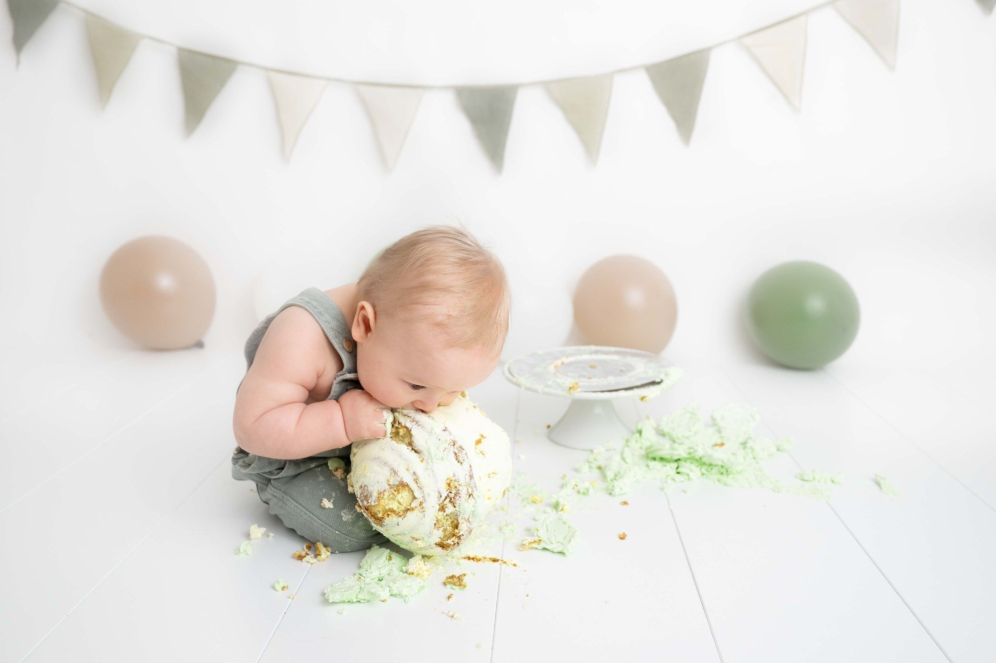 barnfotograf smash the cake