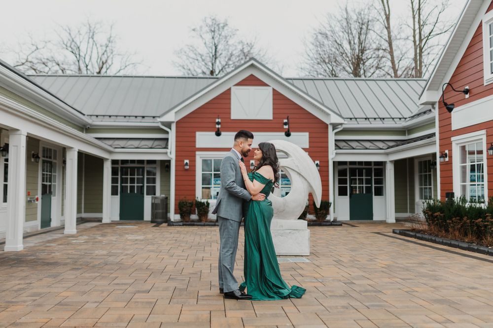 Best Pre Wedding Locations in GTA near Toronto. Luxury Pre-wedding Photoshoot and Couple Cinematic Musical Video in Hamilton, Toronto, GTA