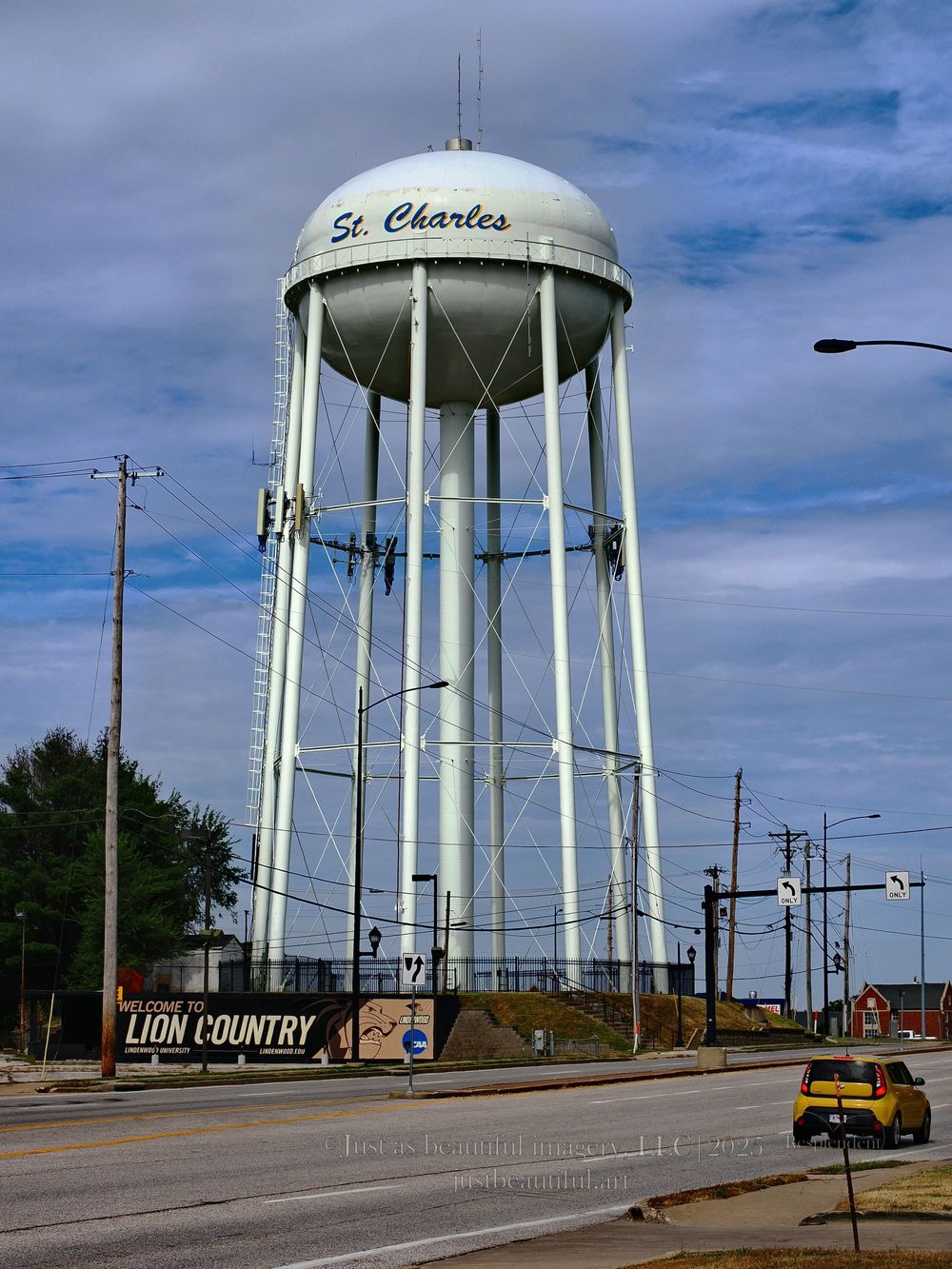 Resplendent photo of the water tower in Saint Charles, Missouri.