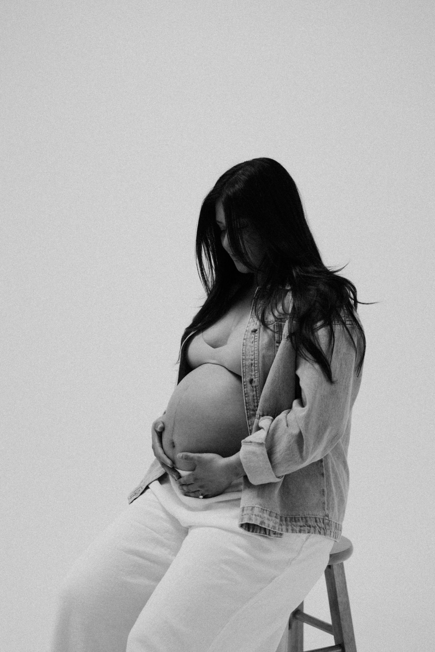 Los Angeles Maternity Studio Shoot with candid baby bump photos