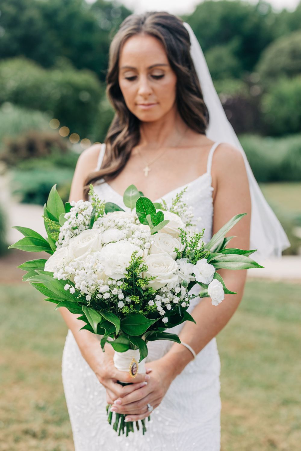 A bridal portrait sequence shows a white bouquet with green foliage against a lace wedding dress in a garden setting.