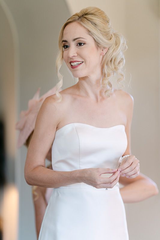 Bride portrait before ceremony at Manoir de Lébioles
