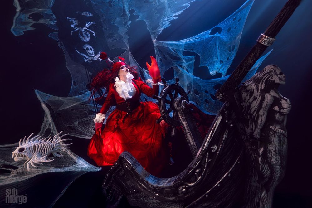 ghost ship red dress lady Francesca Rettondini in Ghost Ship: A Horror Edit