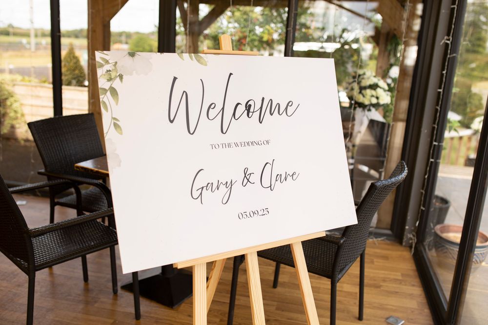 wedding photography by little wonderland photography widnes cheshire alder root golf course warringtonwedding photography by little wonderla