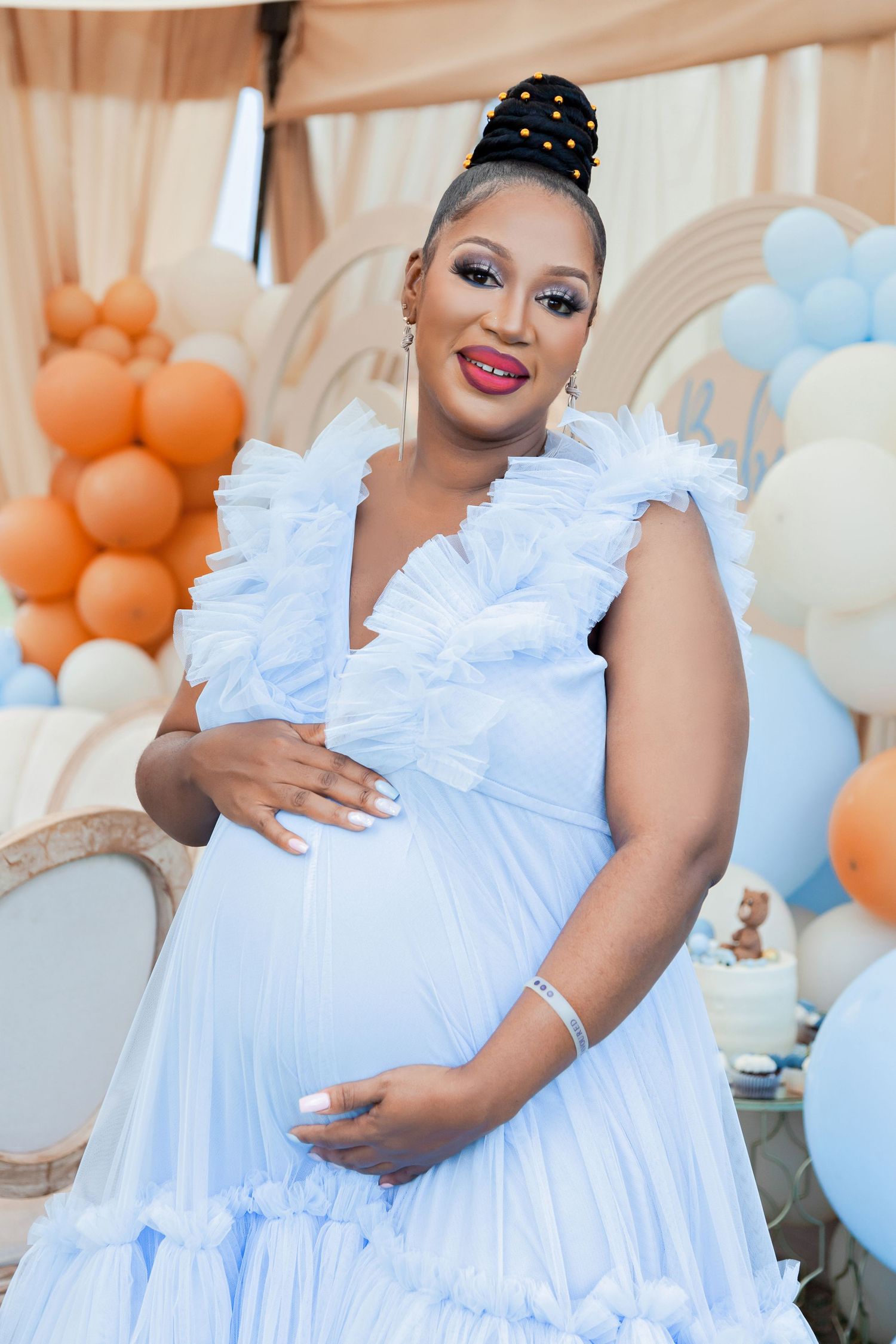 Event photographer in Potchefstroom & Gauteng. Capturing celebrations and connections. Graduation, Baby Shower, Kitchen Tea, Birthdays