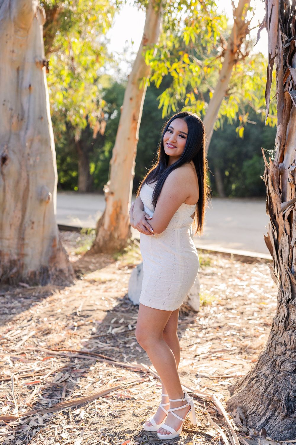 Outdoor senior photos of Royal High School 2024 graduate Ashlyn at Corriganville Park’s scenic trails and rustic scenery.