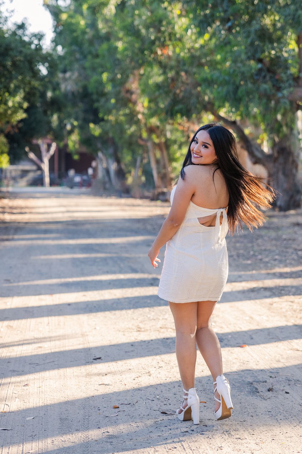 Outdoor senior photos of Royal High School 2024 graduate Ashlyn at Corriganville Park’s scenic trails and rustic scenery.