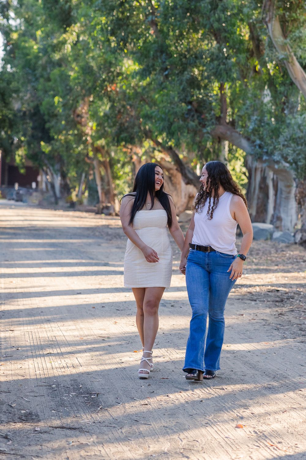 Outdoor senior photos of Royal High School 2024 graduate Ashlyn at Corriganville Park’s scenic trails and rustic scenery.