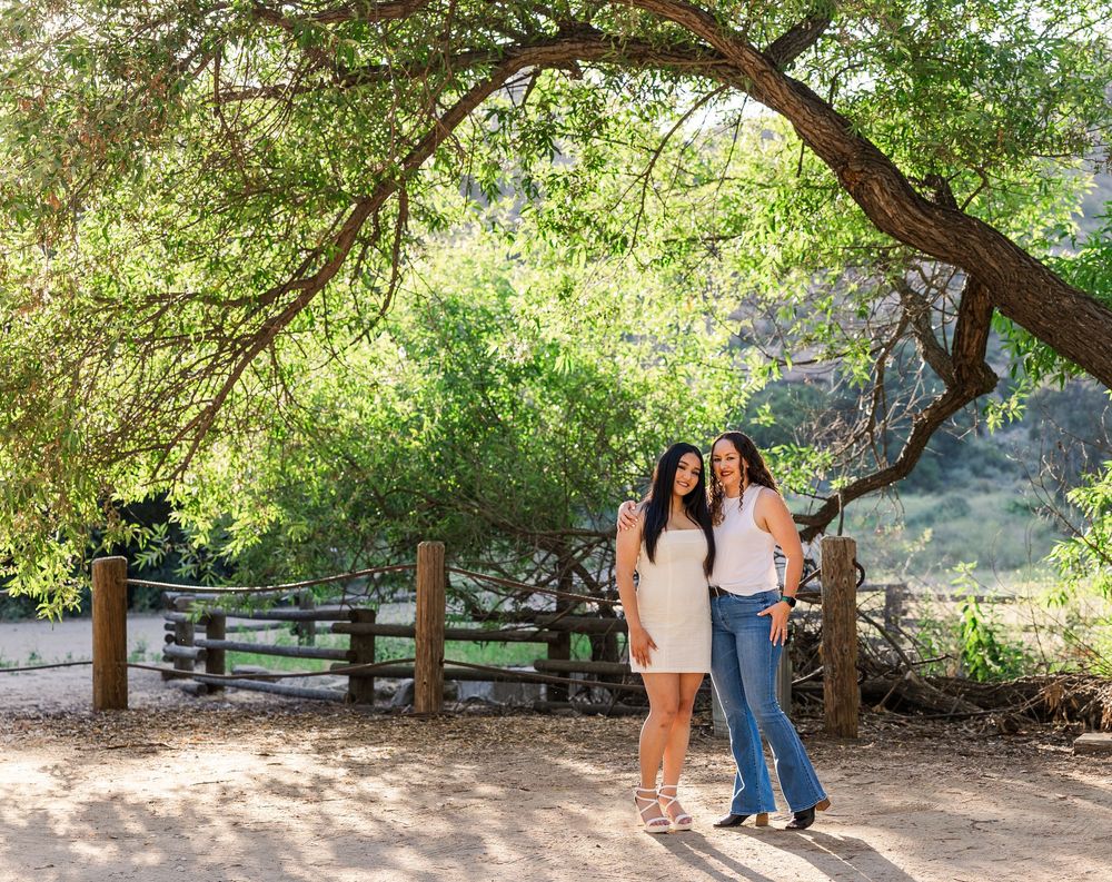 Outdoor senior photos of Royal High School 2024 graduate Ashlyn at Corriganville Park’s scenic trails and rustic scenery.