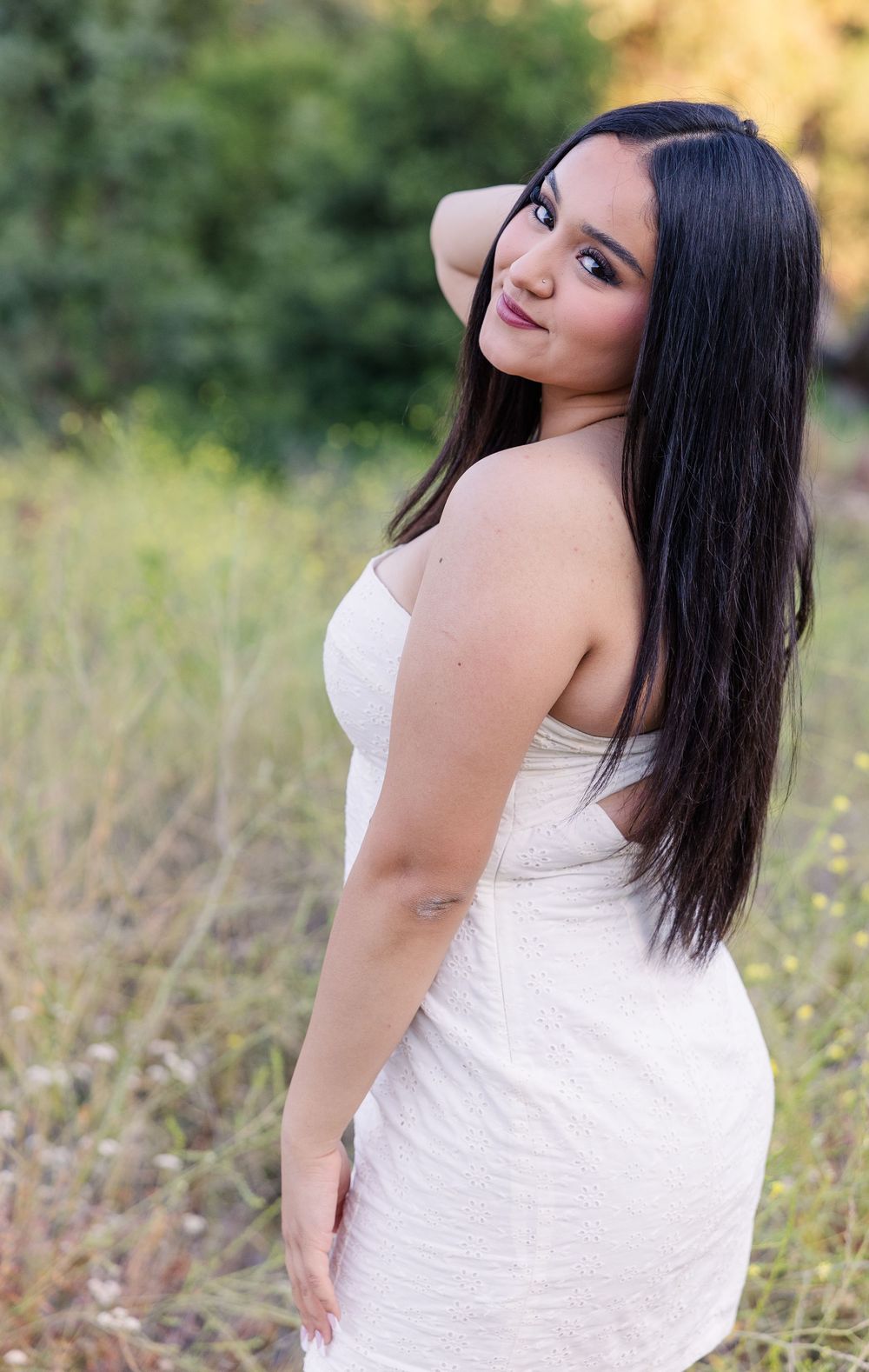 Outdoor senior photos of Royal High School 2024 graduate Ashlyn at Corriganville Park’s scenic trails and rustic scenery.