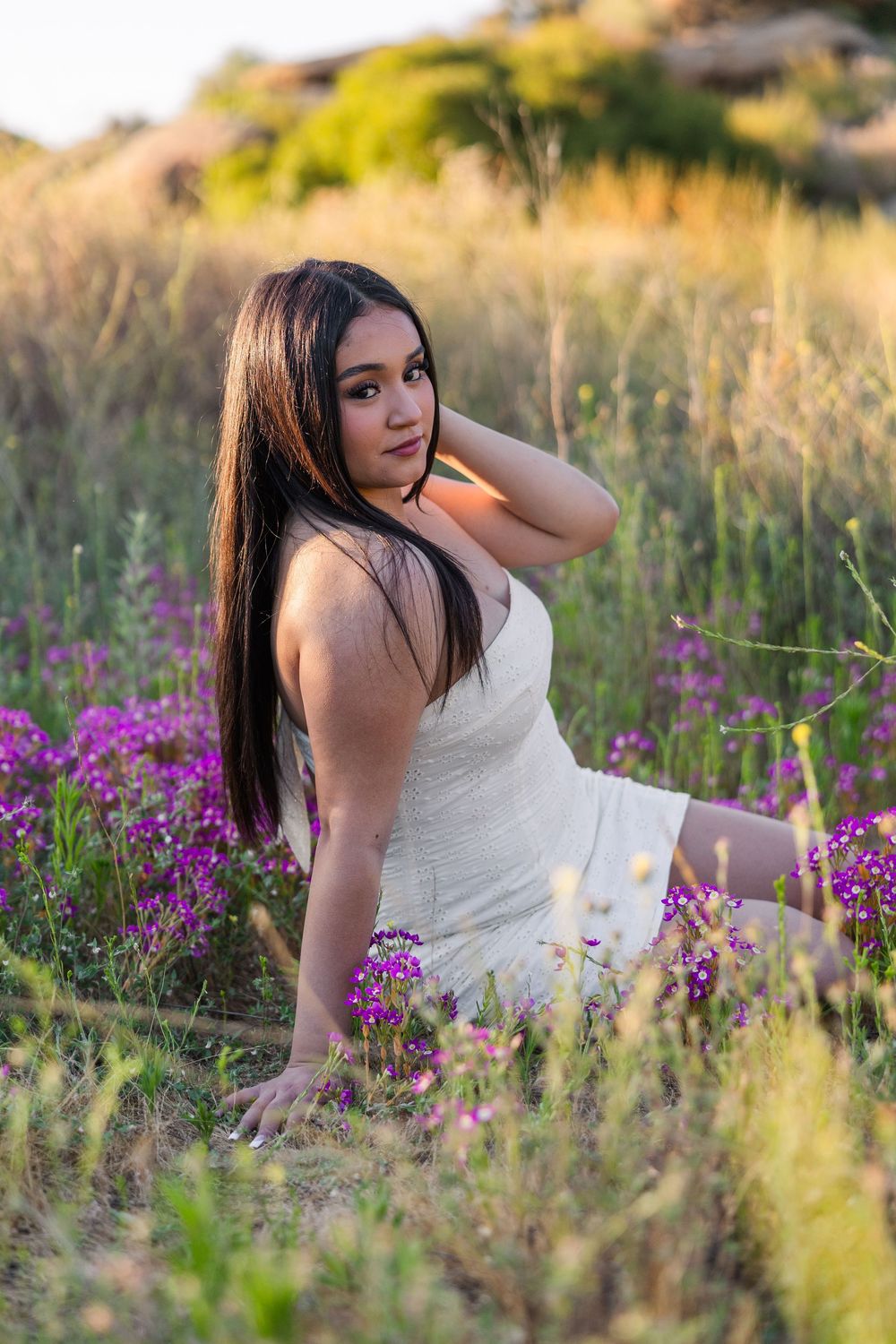 Outdoor senior photos of Royal High School 2024 graduate Ashlyn at Corriganville Park’s scenic trails and rustic scenery.