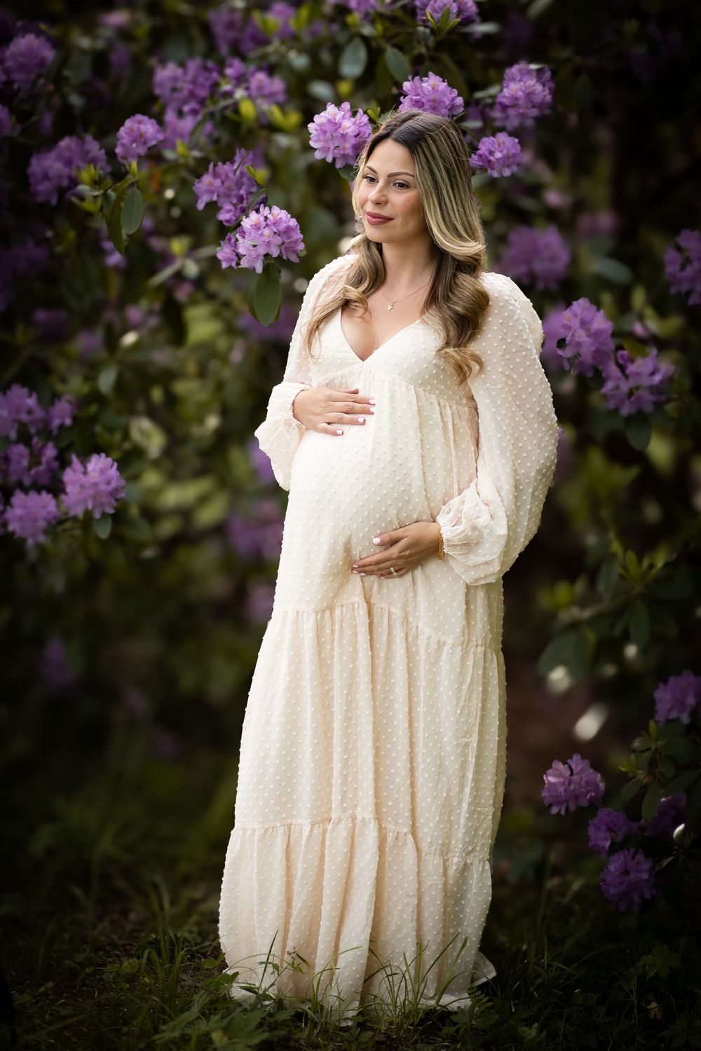 Fotografi av gravid kvinna.. Gravidfotografering. Gravidfoto. Gravidbild. Gravidfotograf. Maternity photoshoot.