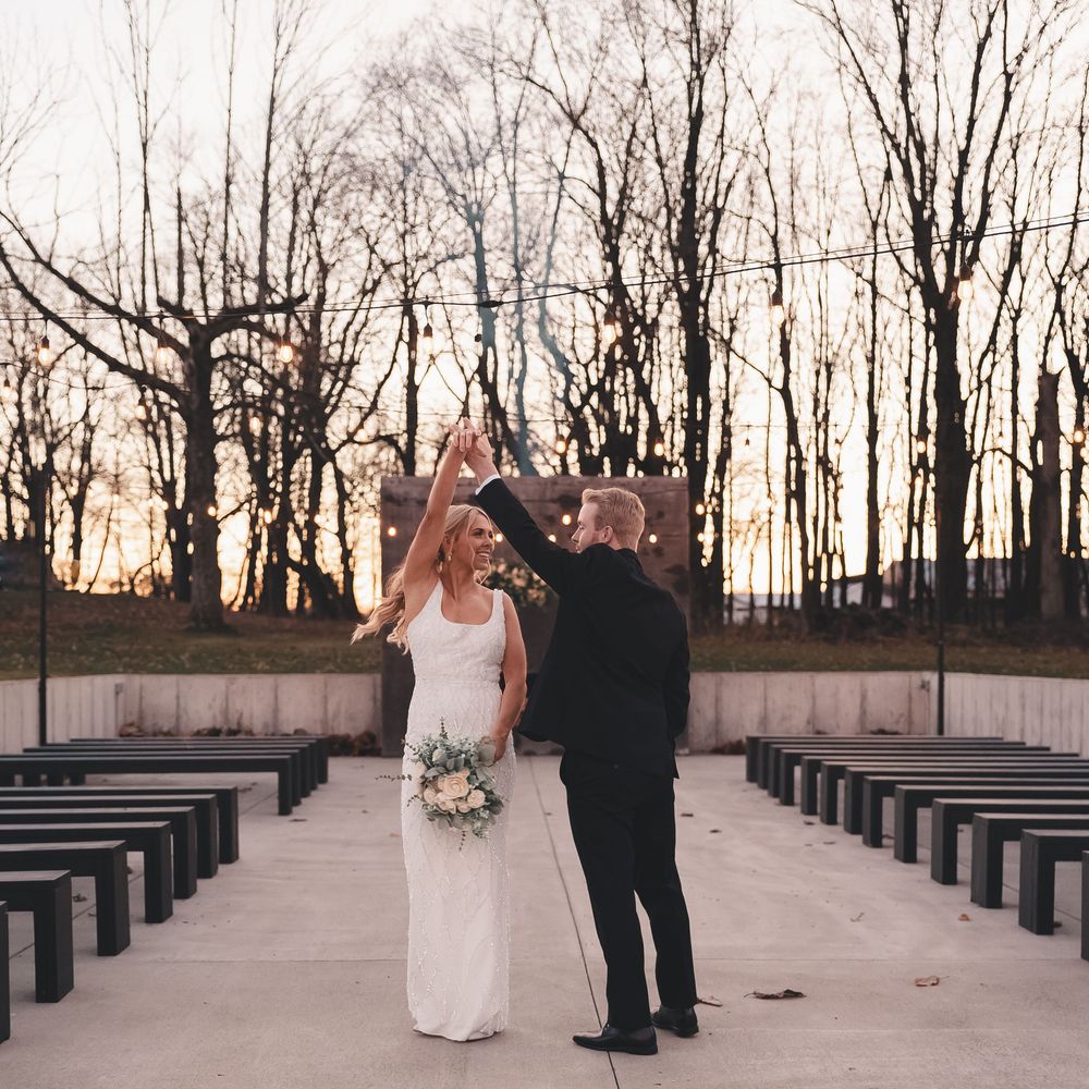 Golden hour twirls and quiet vows—this dreamy outdoor wedding at The Harper in Meadville, Pennsylvania was pure magic.
