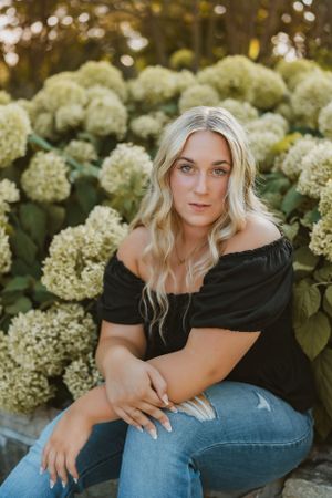 Senior photo session with flowers