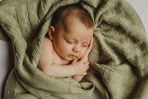 newborn photographer Beckenham