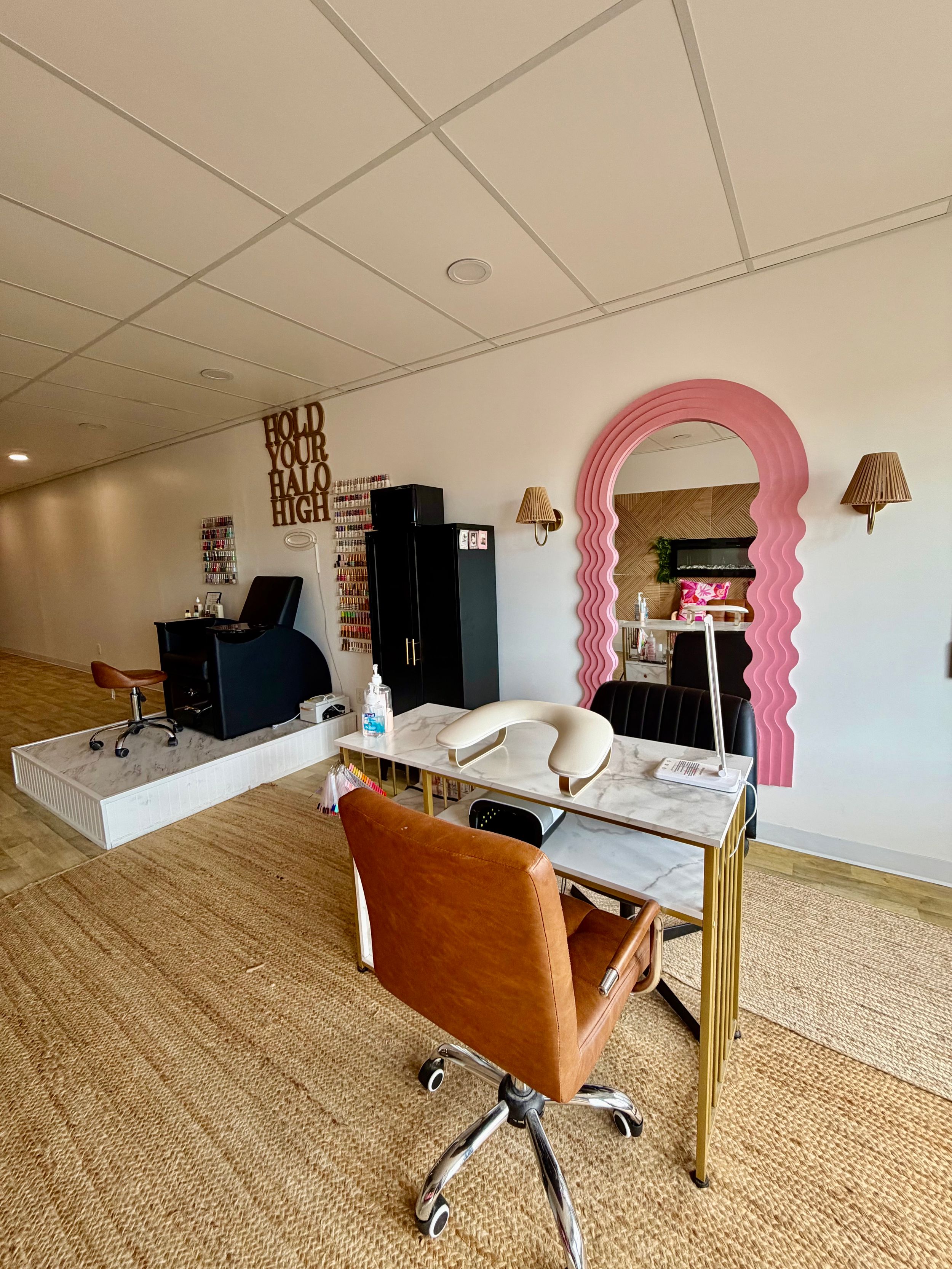 Nail Addict LLC, Nail Station