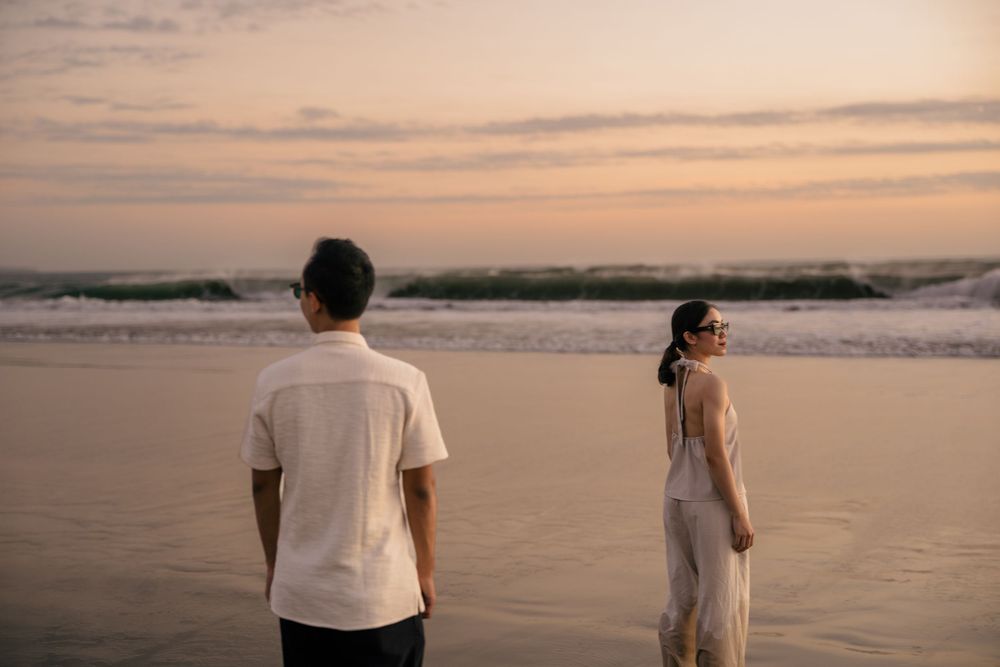 Sunset engagement photography at Petitenget Beach.