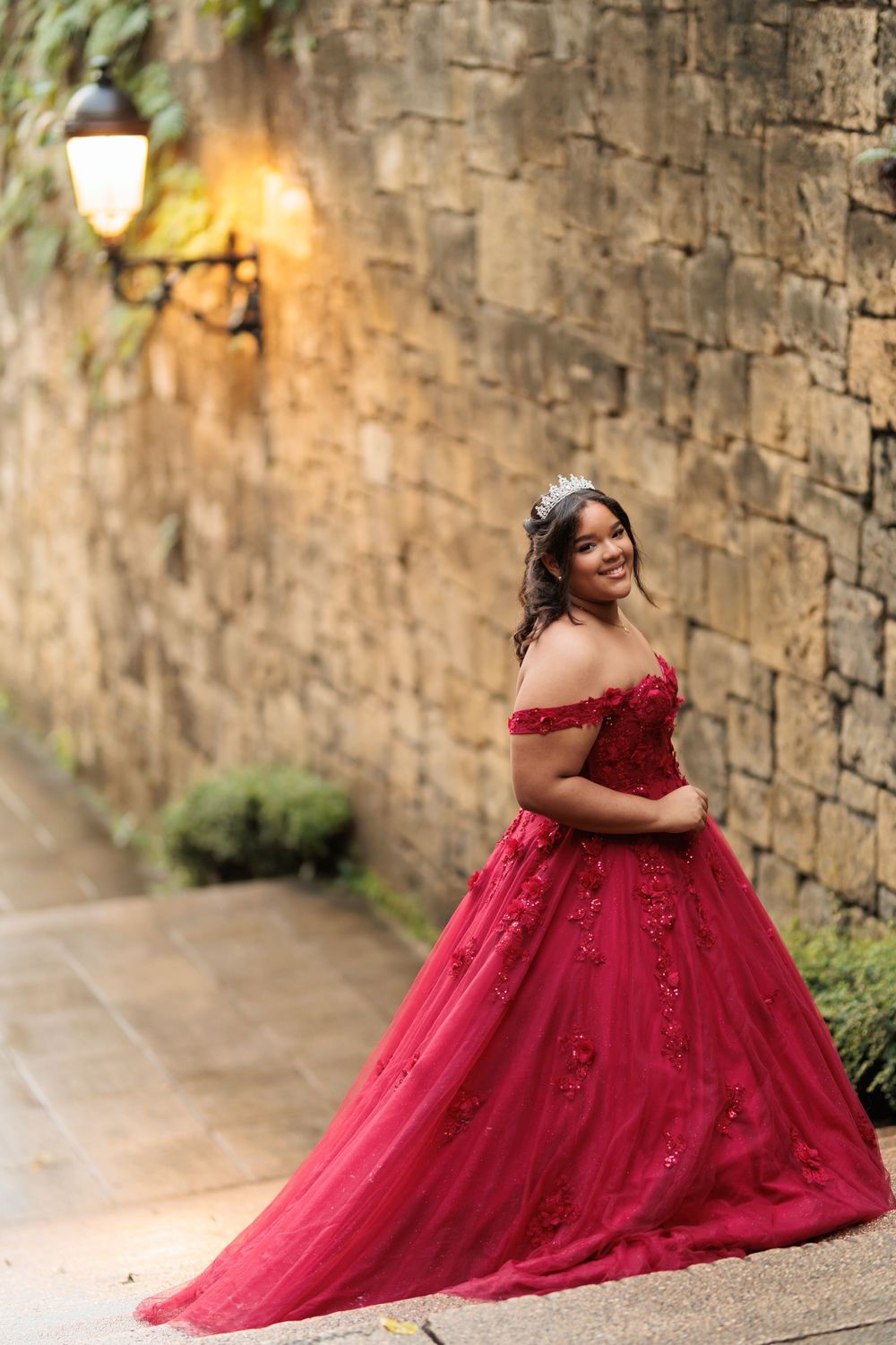 Fotos para quinceaños en la zona colonial de santo domingo, sesion de fotos ideas con vestido rojo para quinceañeras,sesión profesional.