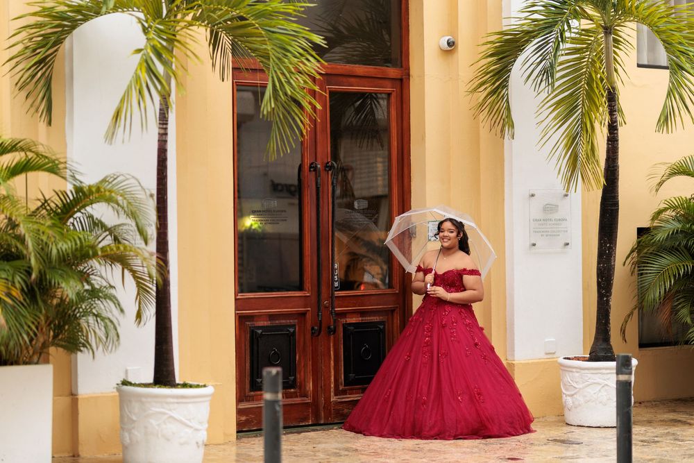 Fotos para quinceaños en la zona colonial de santo domingo, sesion de fotos ideas con vestido rojo para quinceañeras,sesión profesional.