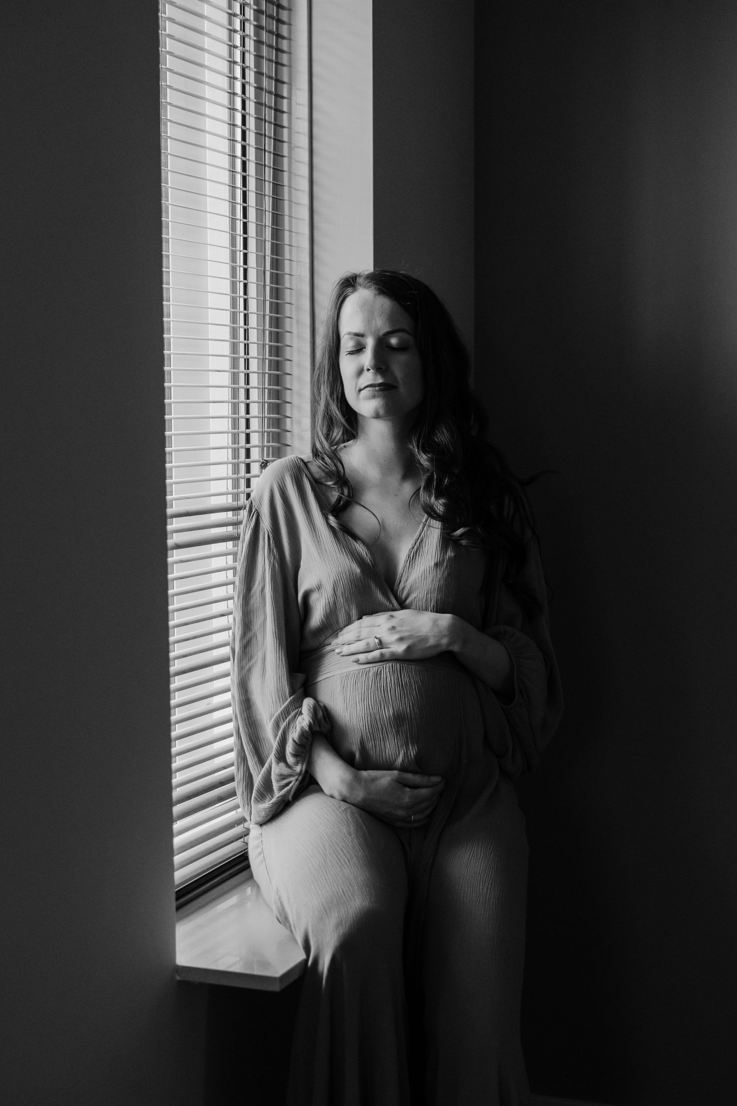 Zwangerschapsshoot bij jou thuis of in een studio.