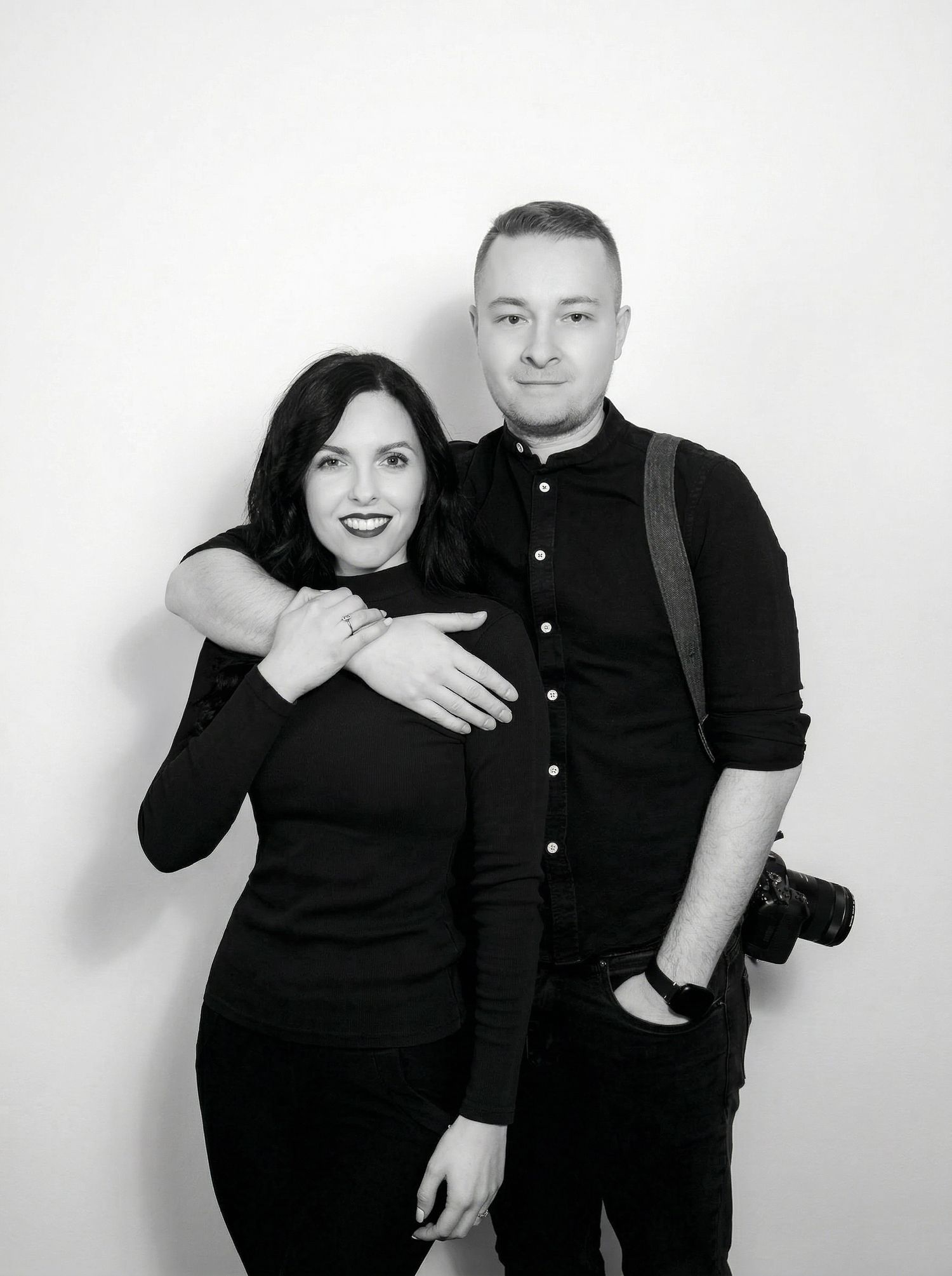 Robert Gálik je profesionálny svadobný fotograf. Spolu s manželkou Carmen vytvárajú jedinečné svadobné fotografie.