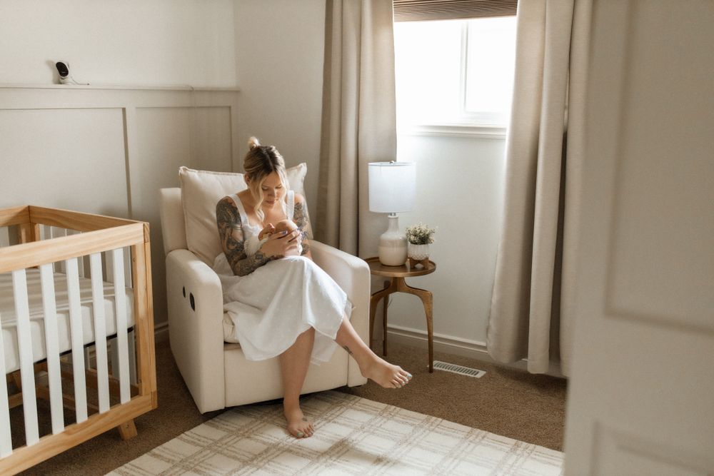 Edmonton Newborn Photographer, Baby photos, In home Newborn pictures, Edmonton Maternity Photographer