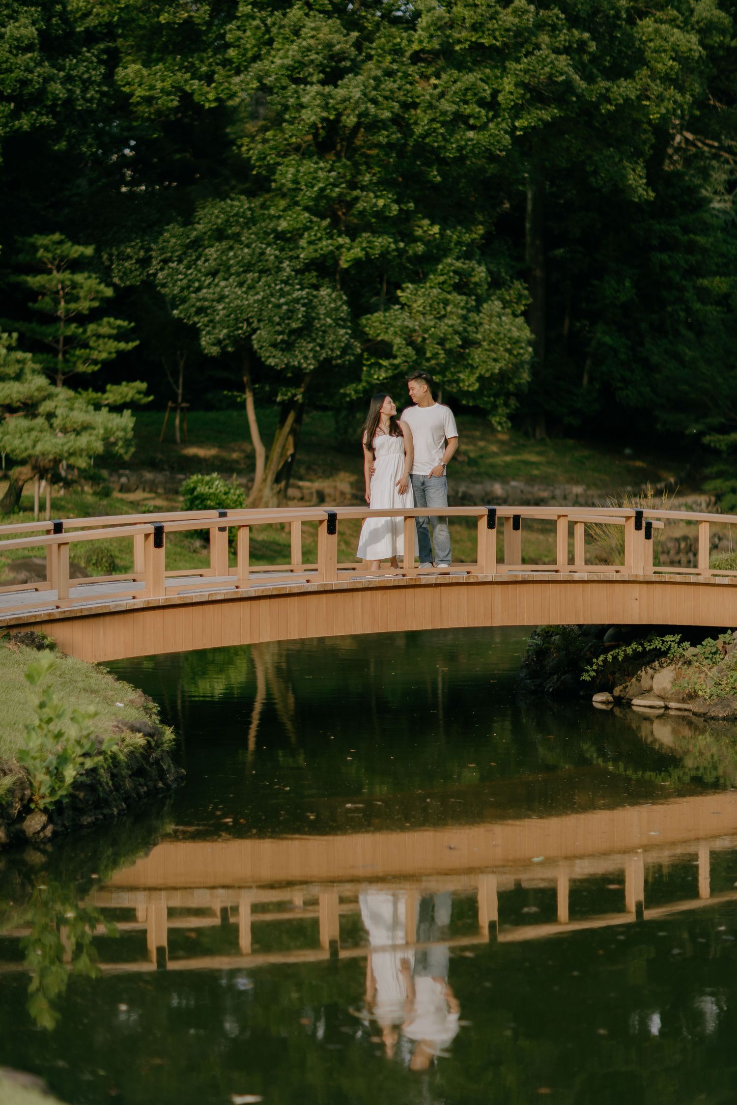 proposal and engagement photoshoot at Shinjuku Gyoen National Garden