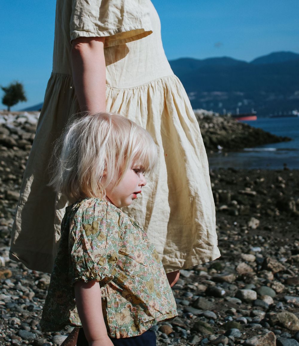 Vancouver Family and Motherhood Photographer offering natural and candid mommy and me sessions indoors or outdoors