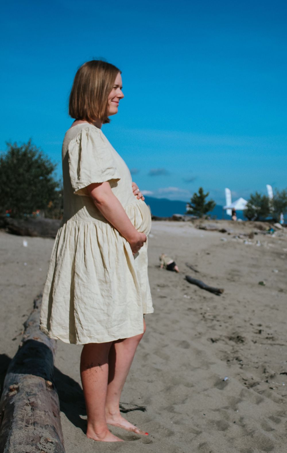 Vancouver Family and Motherhood Photographer offering natural and candid mommy and me sessions indoors or outdoors