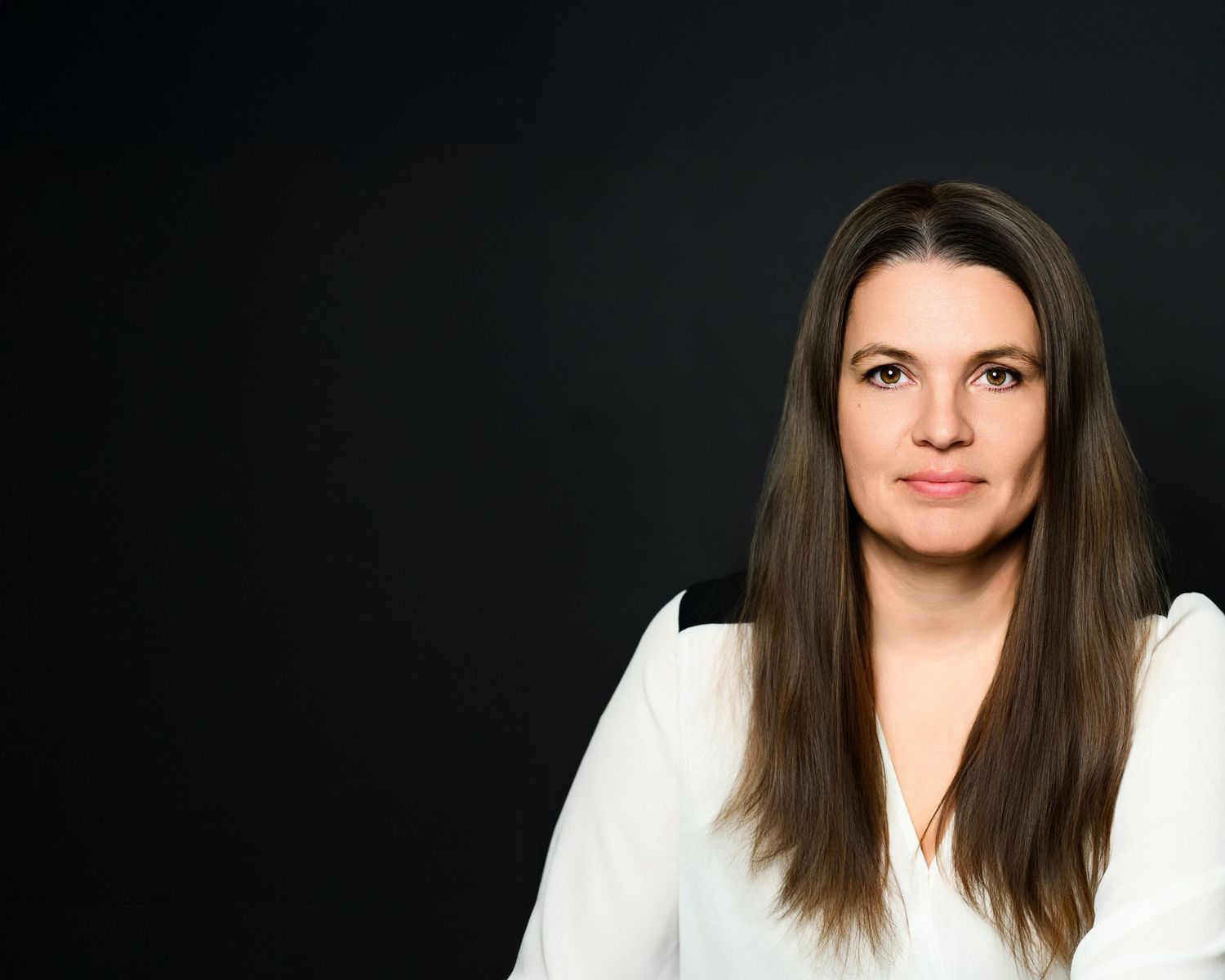 Professional headshot portrait Fargo ND Hankinson Wahpeton