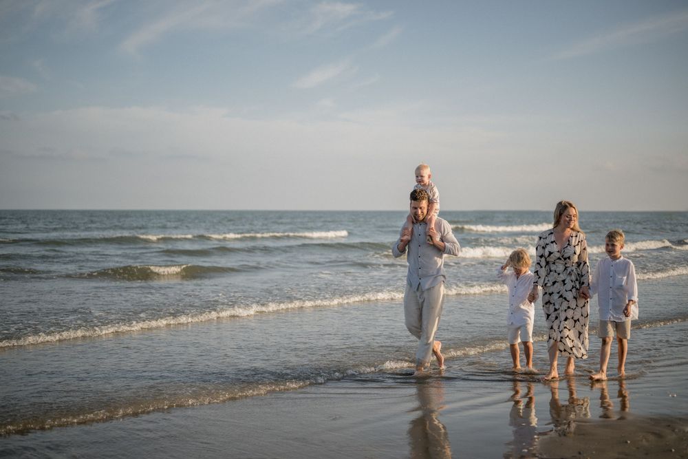 Claudia Margarethe | Familienfotos am Strand | familysession in italy