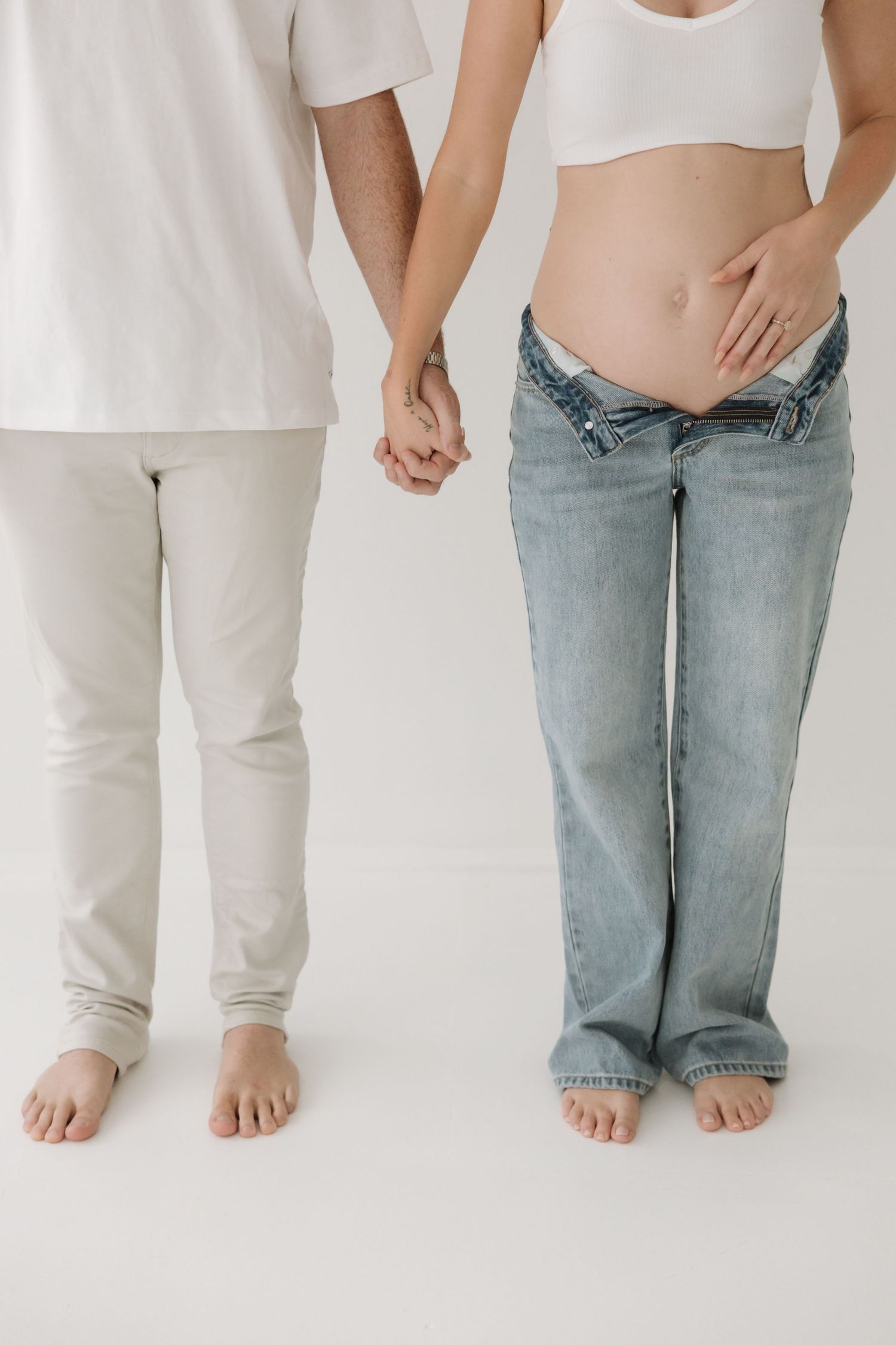 central coast maternity photographer capturing pregnancy
