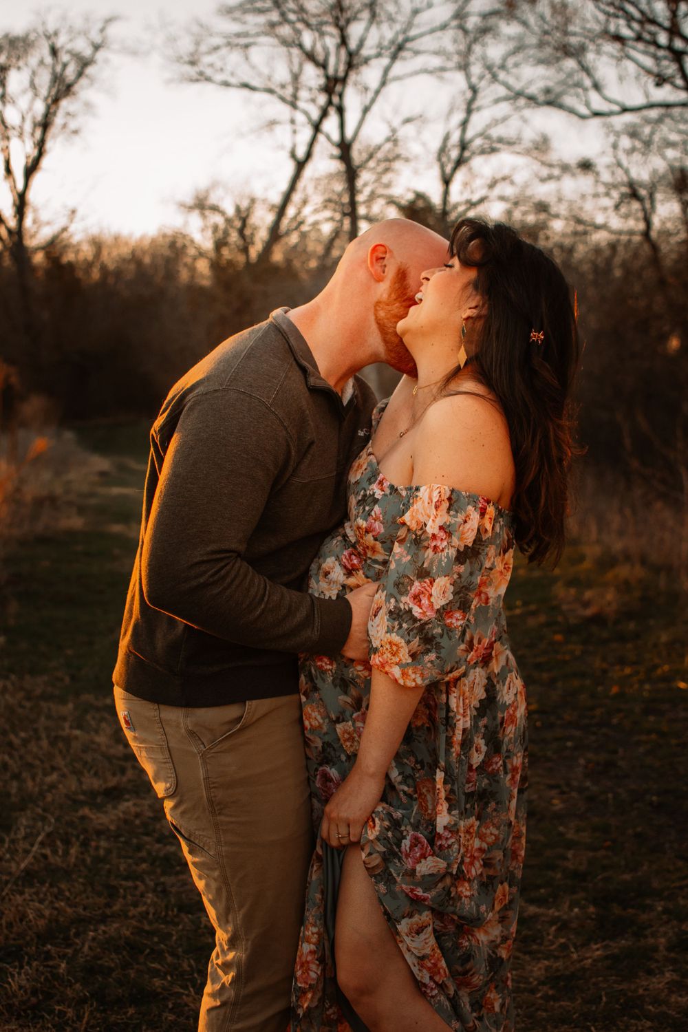Lifestyle maternity outdoor session with expecting mom and dad in Dallas–Fort Worth with natural light