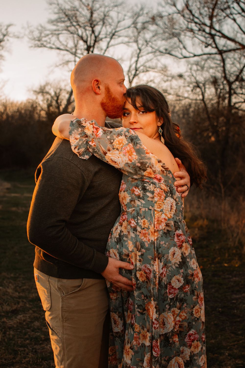 Pregnancy portrait session in Dallas–Fort Worth photographed outdoors at golden hour