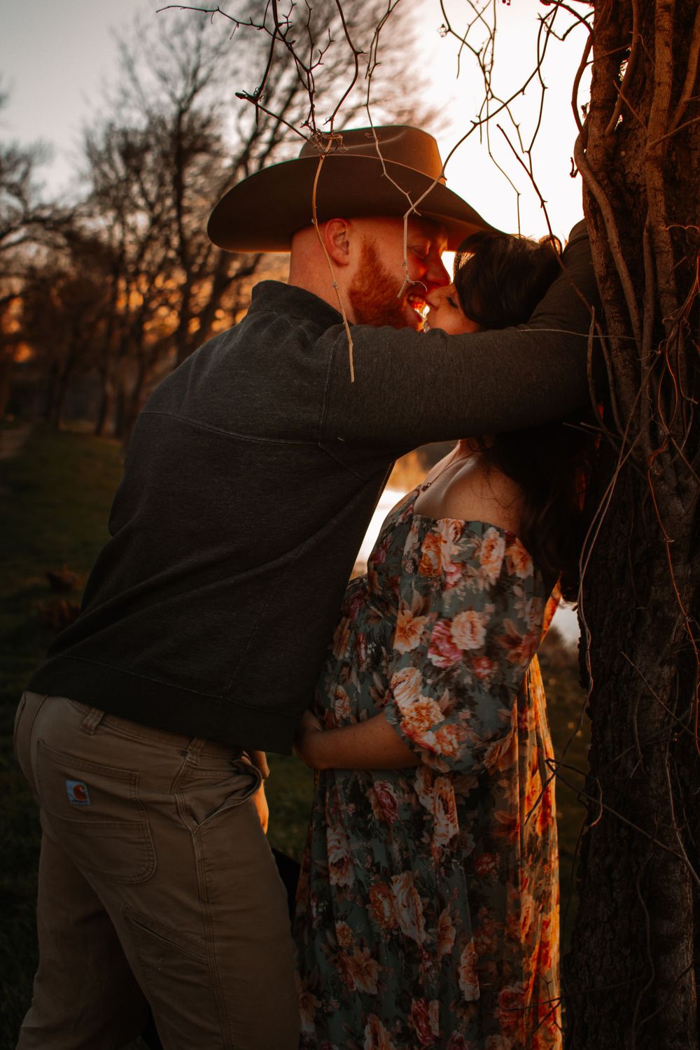dark and moody sunset maternity photos outdoors in Fort Worth Texas