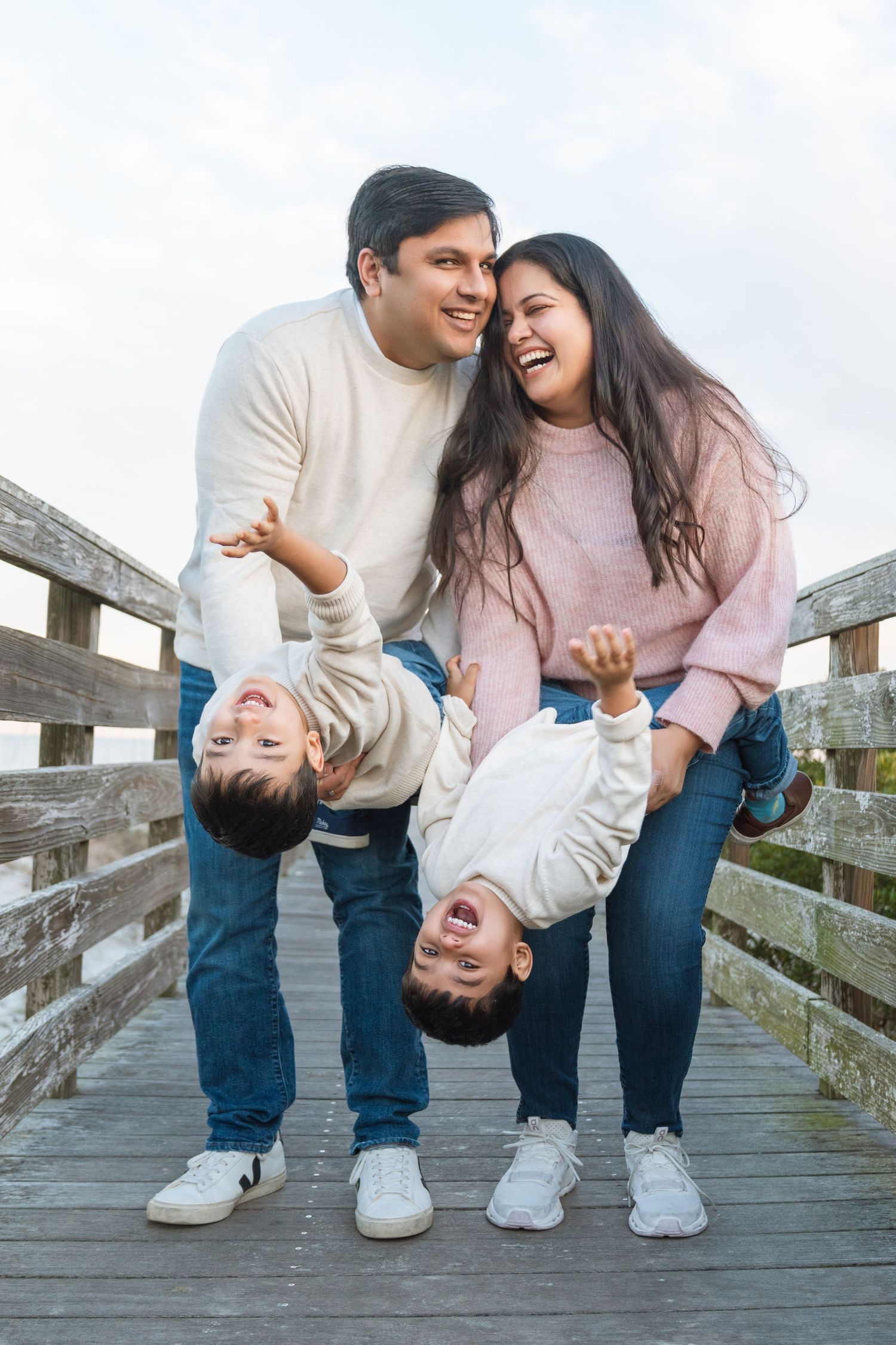 family photos st. simons island, family pictures st. simons island, extended family pictures driftwood beach, avenue of the oaks, photograph