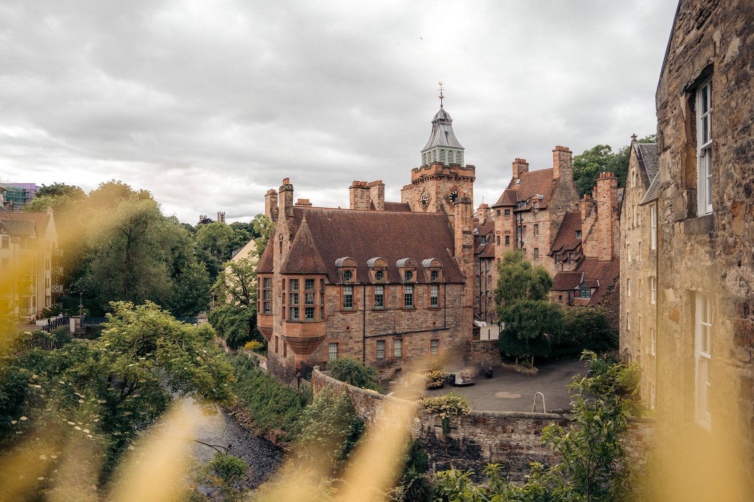 eglise de dean village, un quartier d'edimbourg