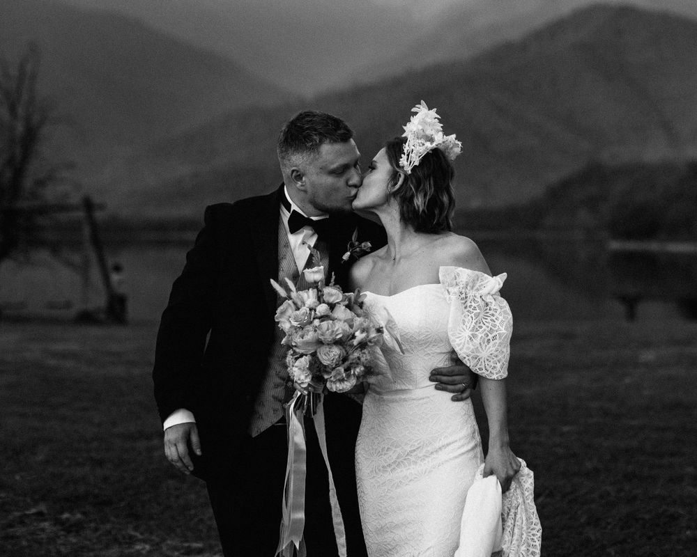 Luxury wedding photography at castle venue in Sweden