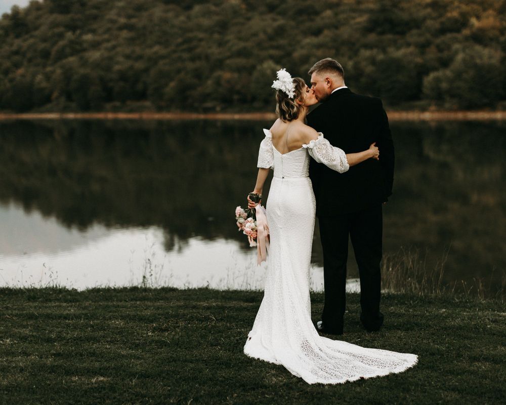 Luxury wedding photography at castle venue in Sweden