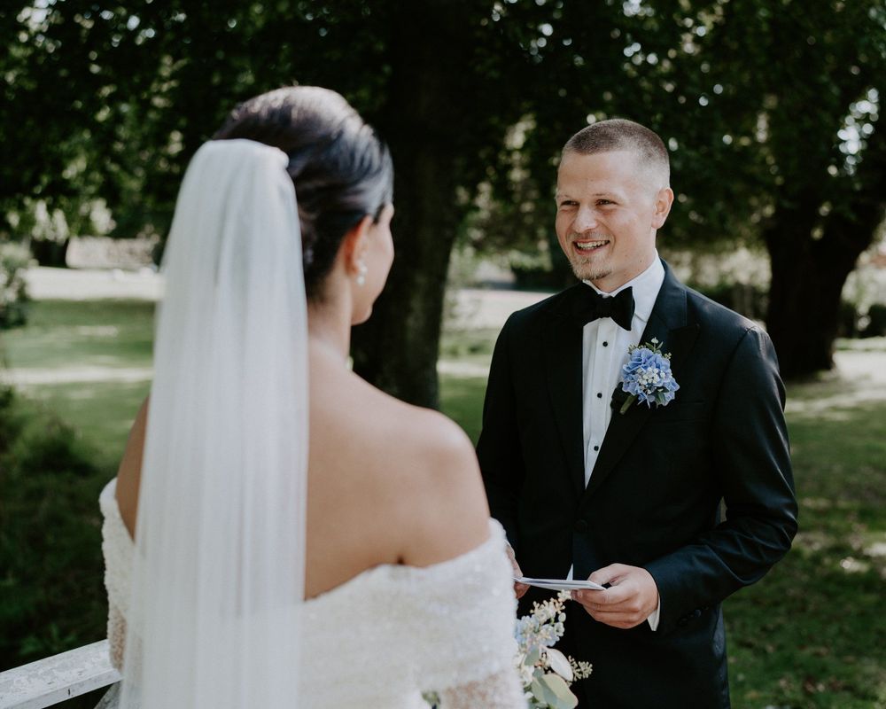 Luxury wedding photography at castle venue in Sweden
