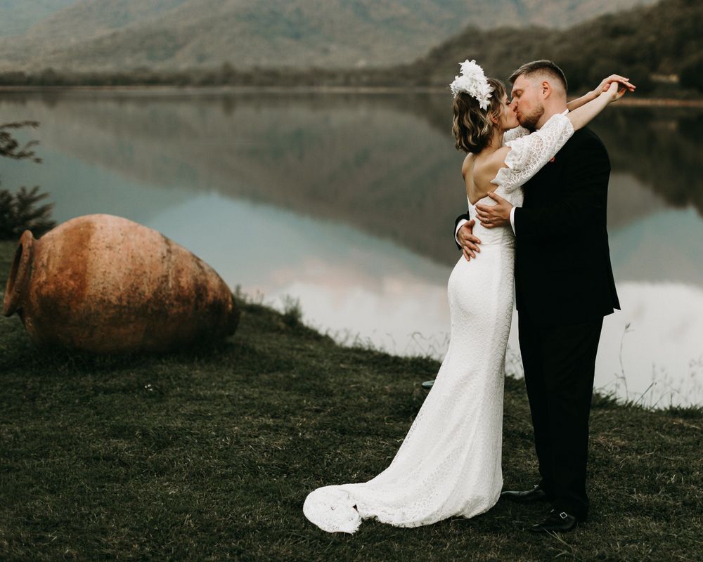 Luxury wedding photography at castle venue in Sweden
