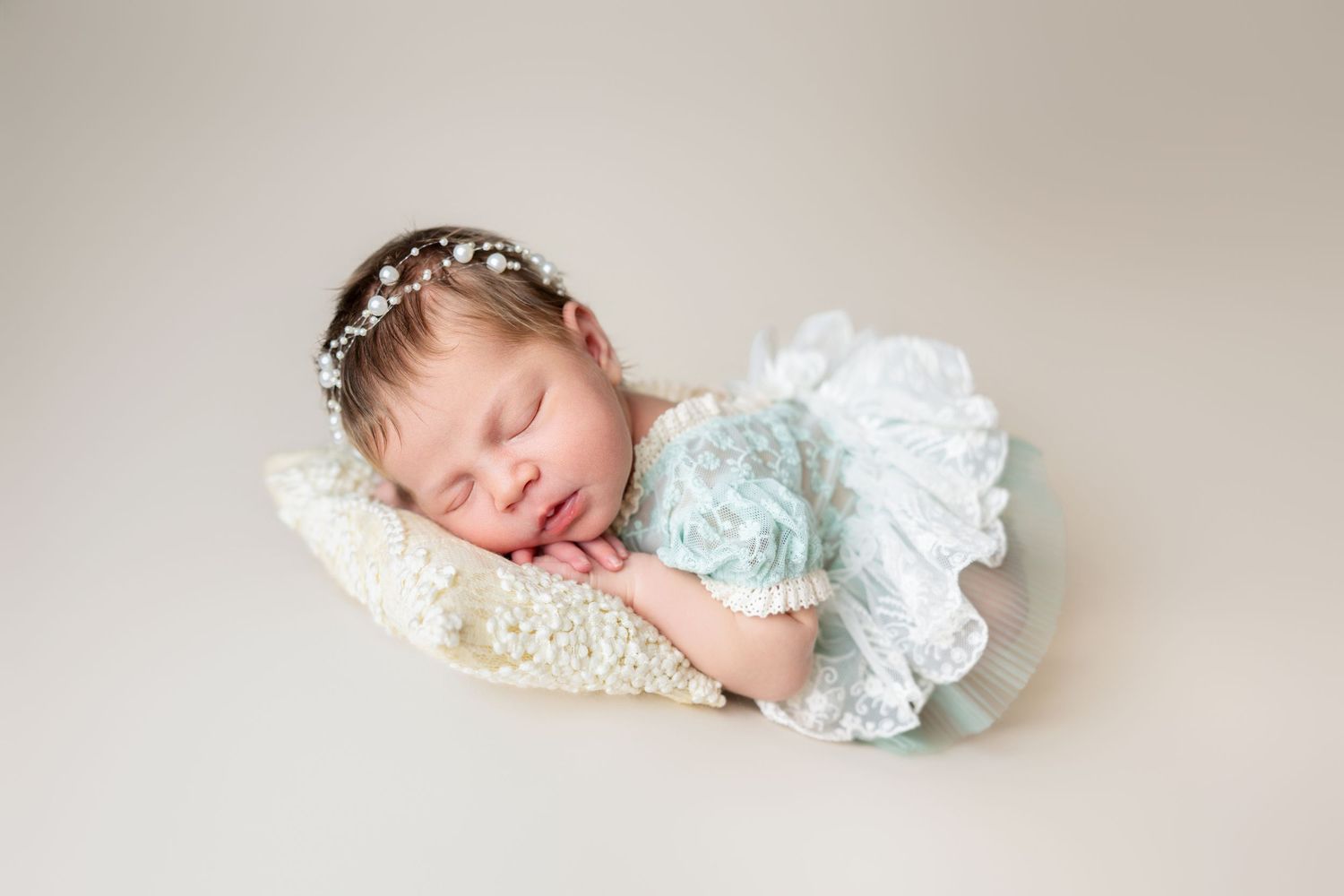 Seattle best Newborn photo
seattle Newborn photographer recommendation
Bellevue best newborn photo
Redmond best Newborn photo
kirkland best