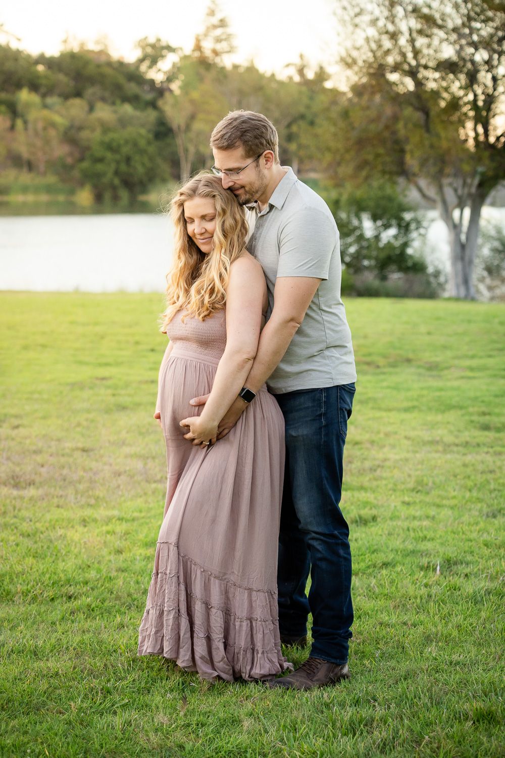 A maternity photo session during golden hour by Los Gatos Photographer Cindy Tucey Photography