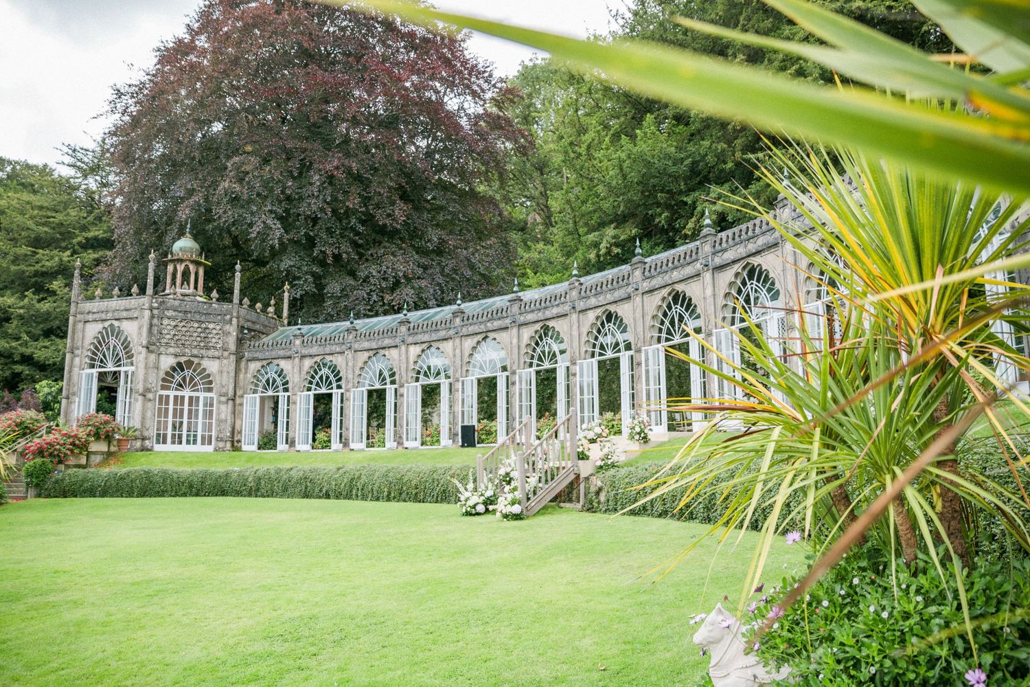 Hayley Elizabeth luxury wedding photographer Sezincote house the cotswolds photography outdoor view of the architecture